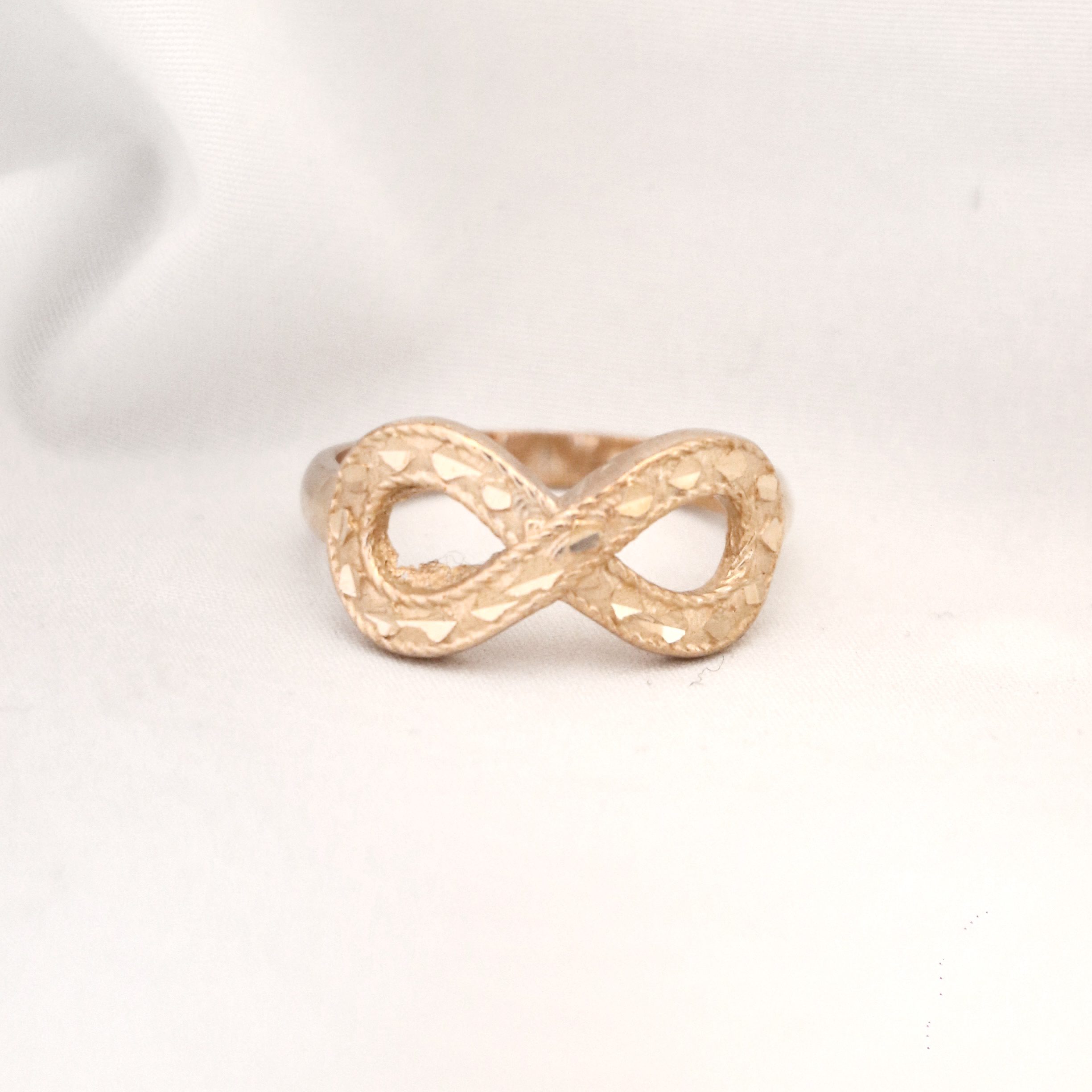 ۲۰۲۵۰۹۲۷۱۵۵۶۱۵_IMG_0586 انگشتر طلاروس 69 - Image 1